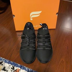 Women’s Fabletics shoes size 8- NWT